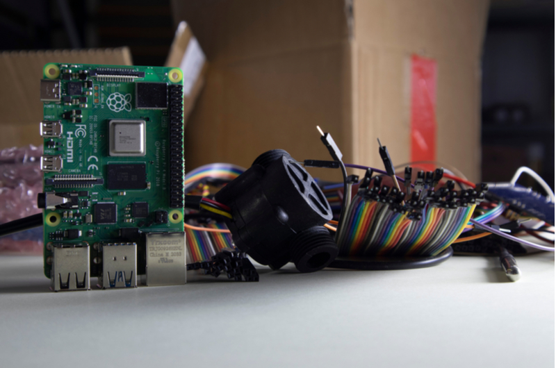 Raspberry Piと電気配線